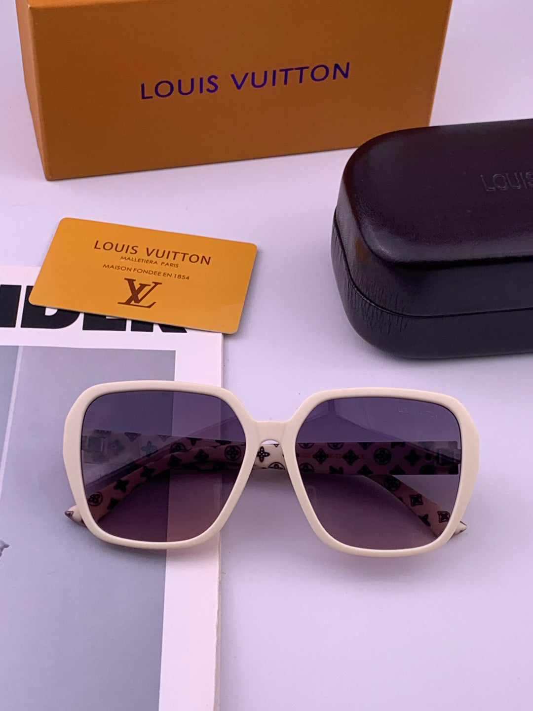 Louis Vuitton L3305 Square Gold Lens Sunglasses for Men & Women - detail image 6