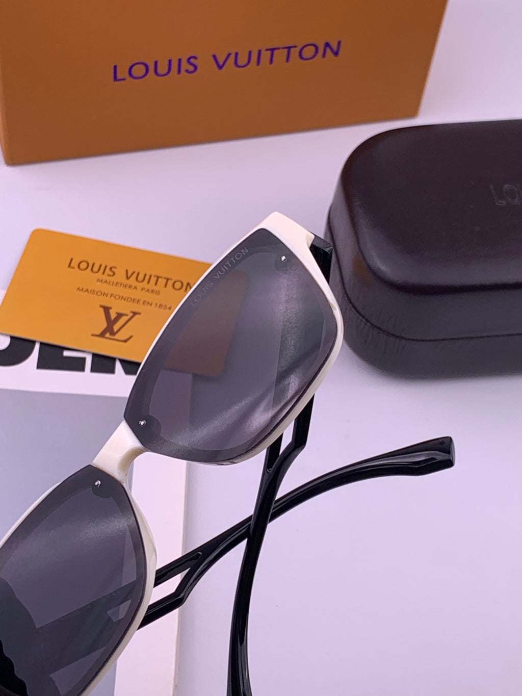Louis Vuitton L7310 Square Brown Lens Sunglasses for Men & Women - detail image 4