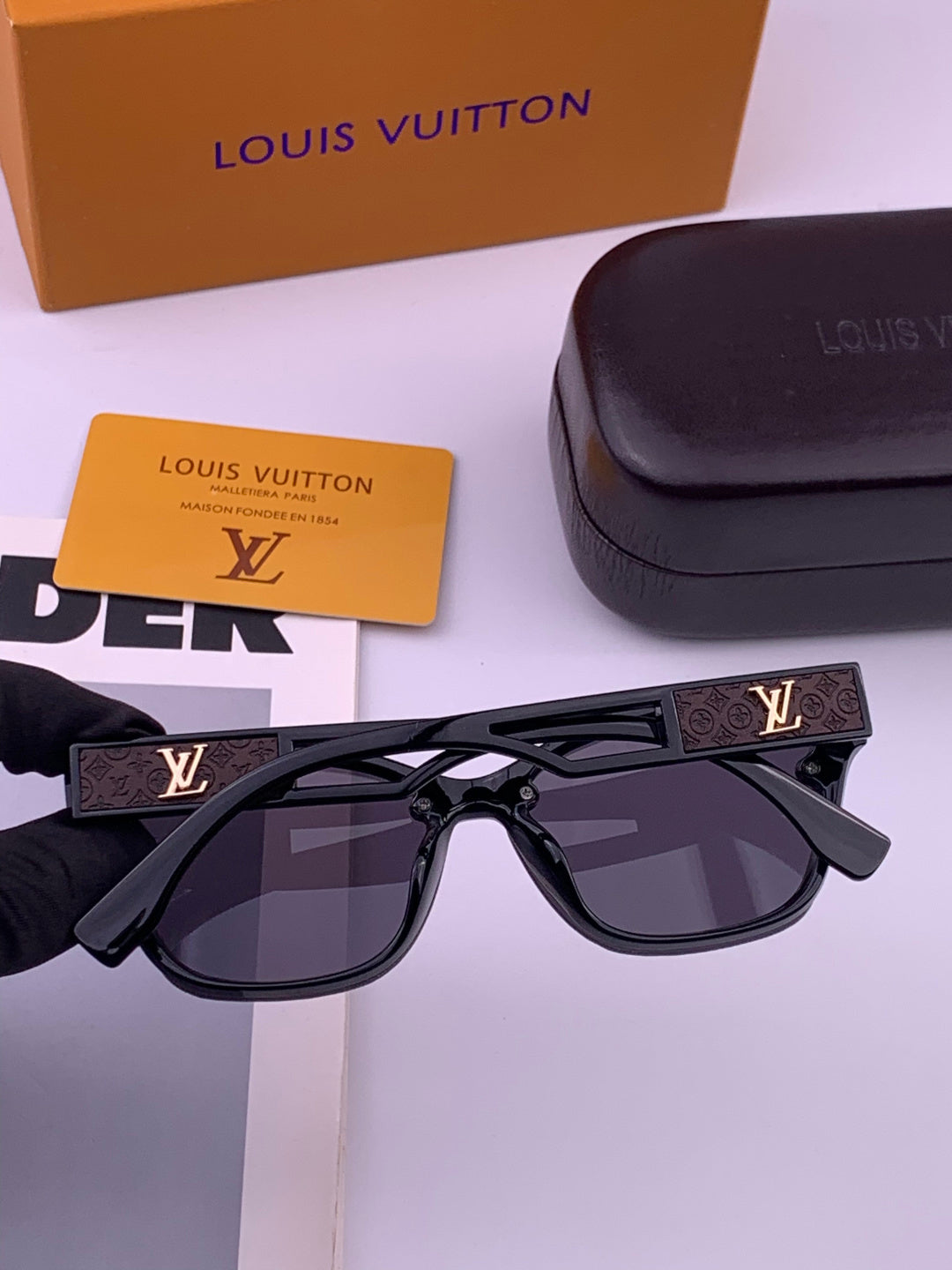 Louis Vuitton L7310 Square Gold Lens Sunglasses for Men & Women - detail image 6