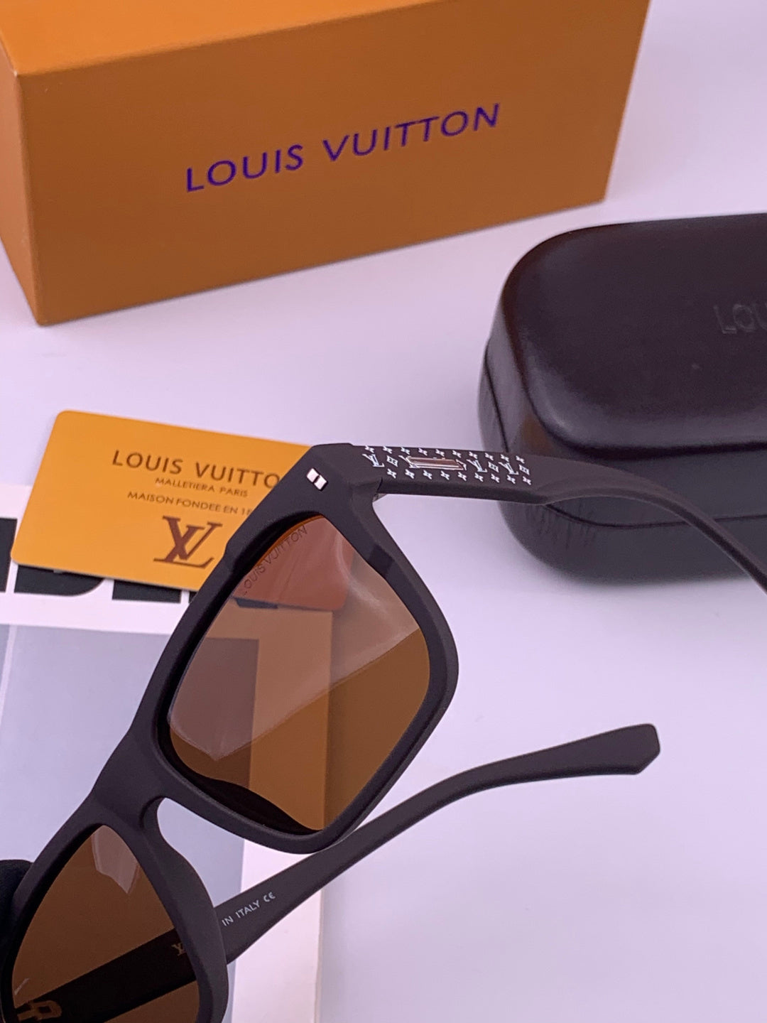 Louis Vuitton L8510 Square Brown Lens Sunglasses for Men & Women - 486128 - detail image 3