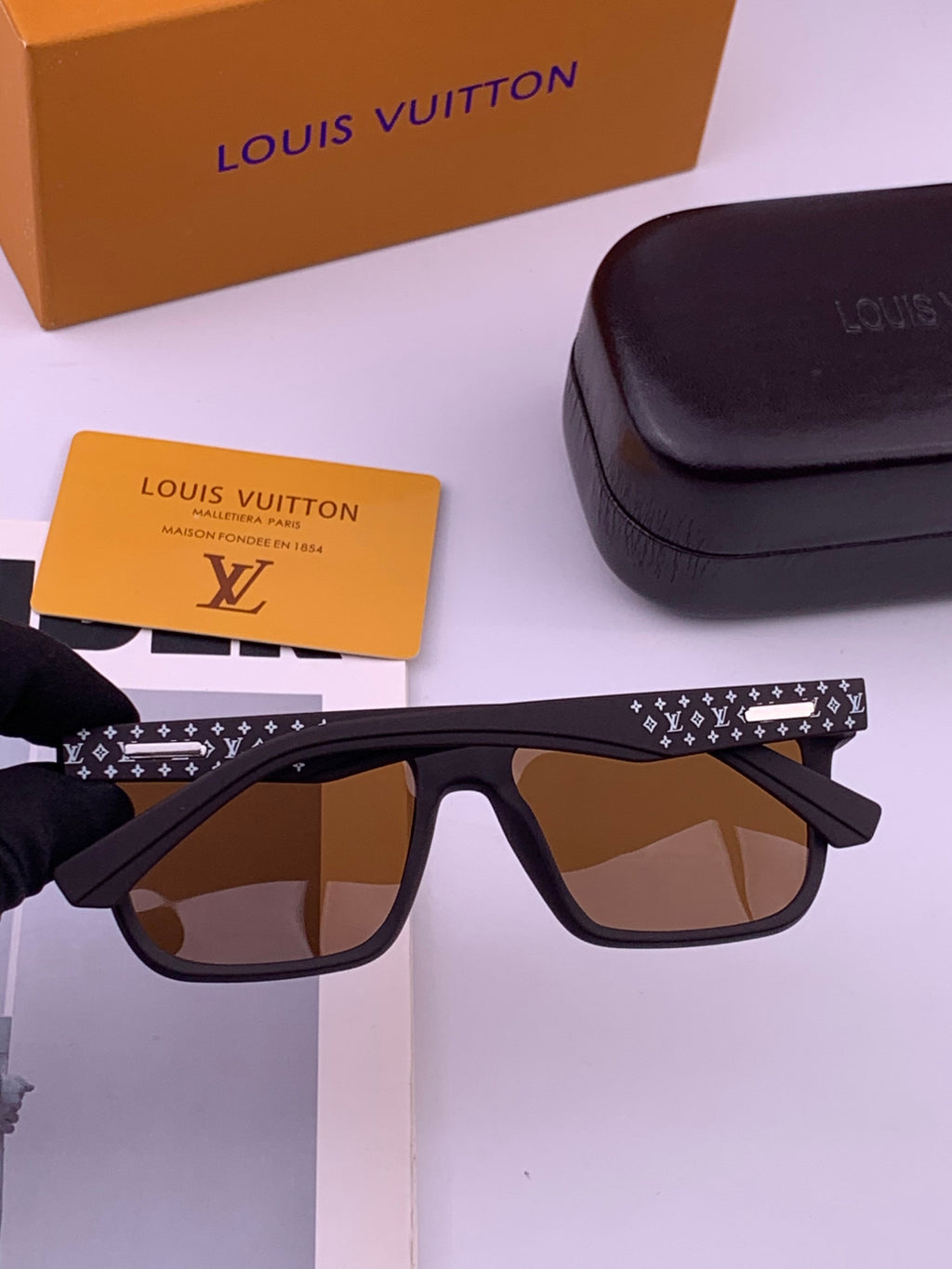 Louis Vuitton L8510 Square Brown Lens Sunglasses for Men & Women - 486128 - detail image 5