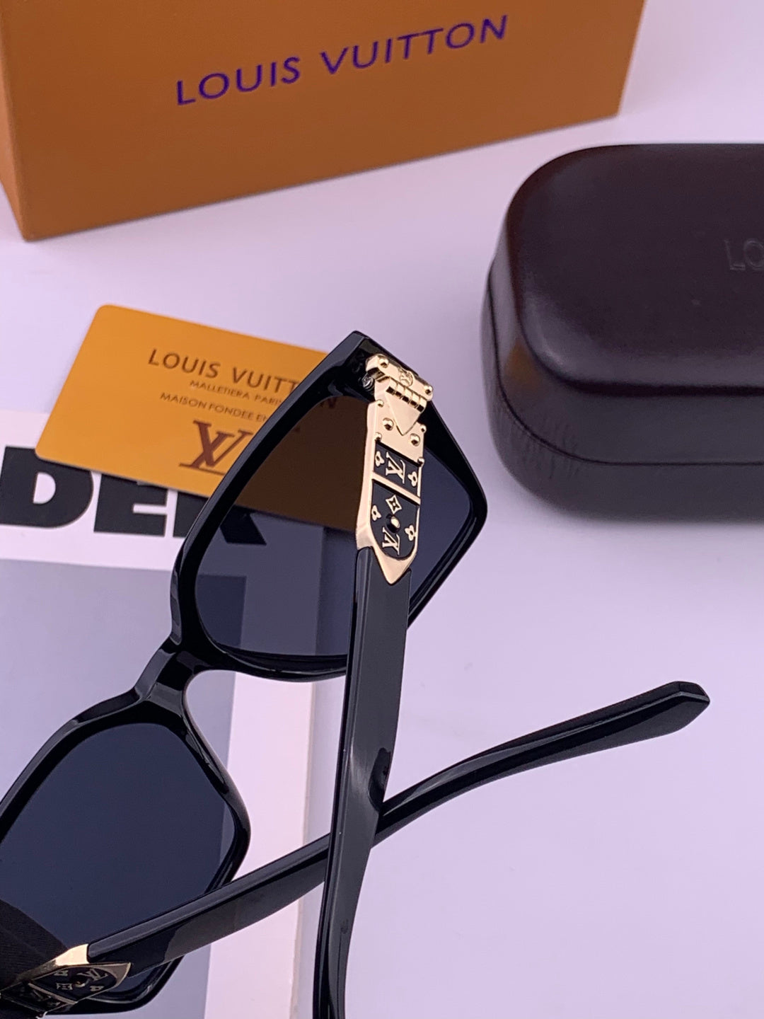 Louis Vuitton L36900 Square Black Lens Sunglasses for Men & Women - detail image 5