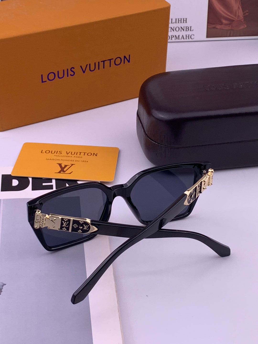 Louis Vuitton L36900 Square Black Lens Sunglasses for Men & Women - detail image 6