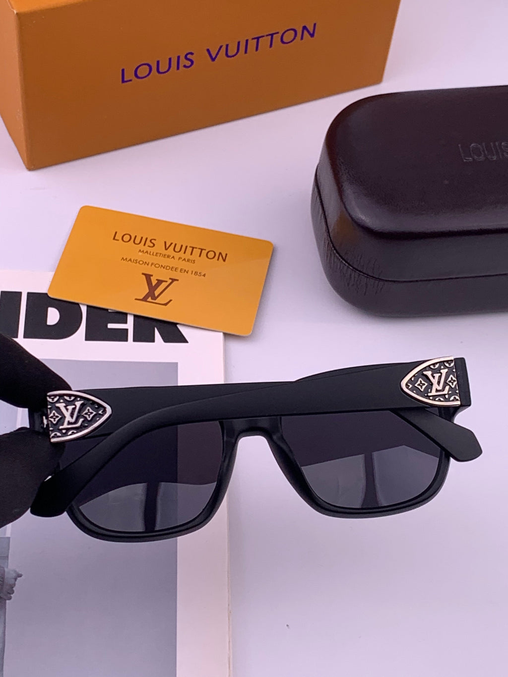 Louis Vuitton L7511 Square Brown Lens Sunglasses for Men & Women - detail image 4