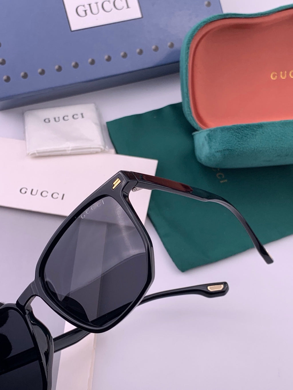 Gucci G82040 Polarized Fashion Black Lens Sunglasses for Women - detail image 4