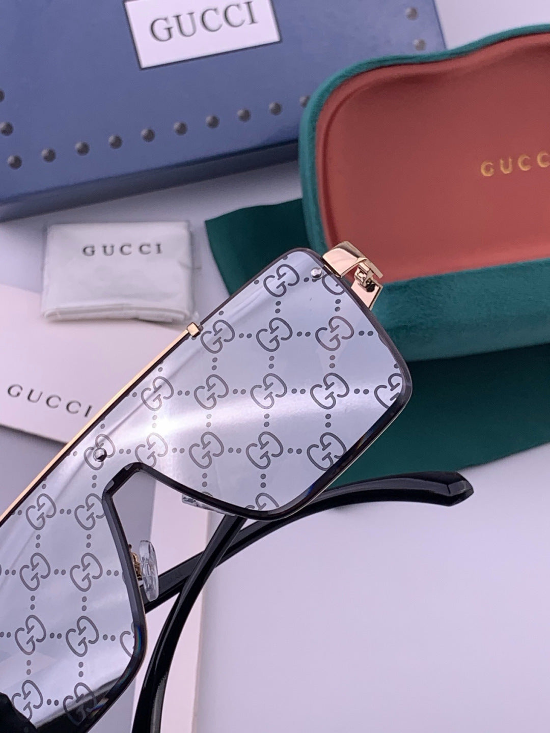 Gucci G51754 Aviator Blue Lens Sunglasses for Men & Women - detail image 6