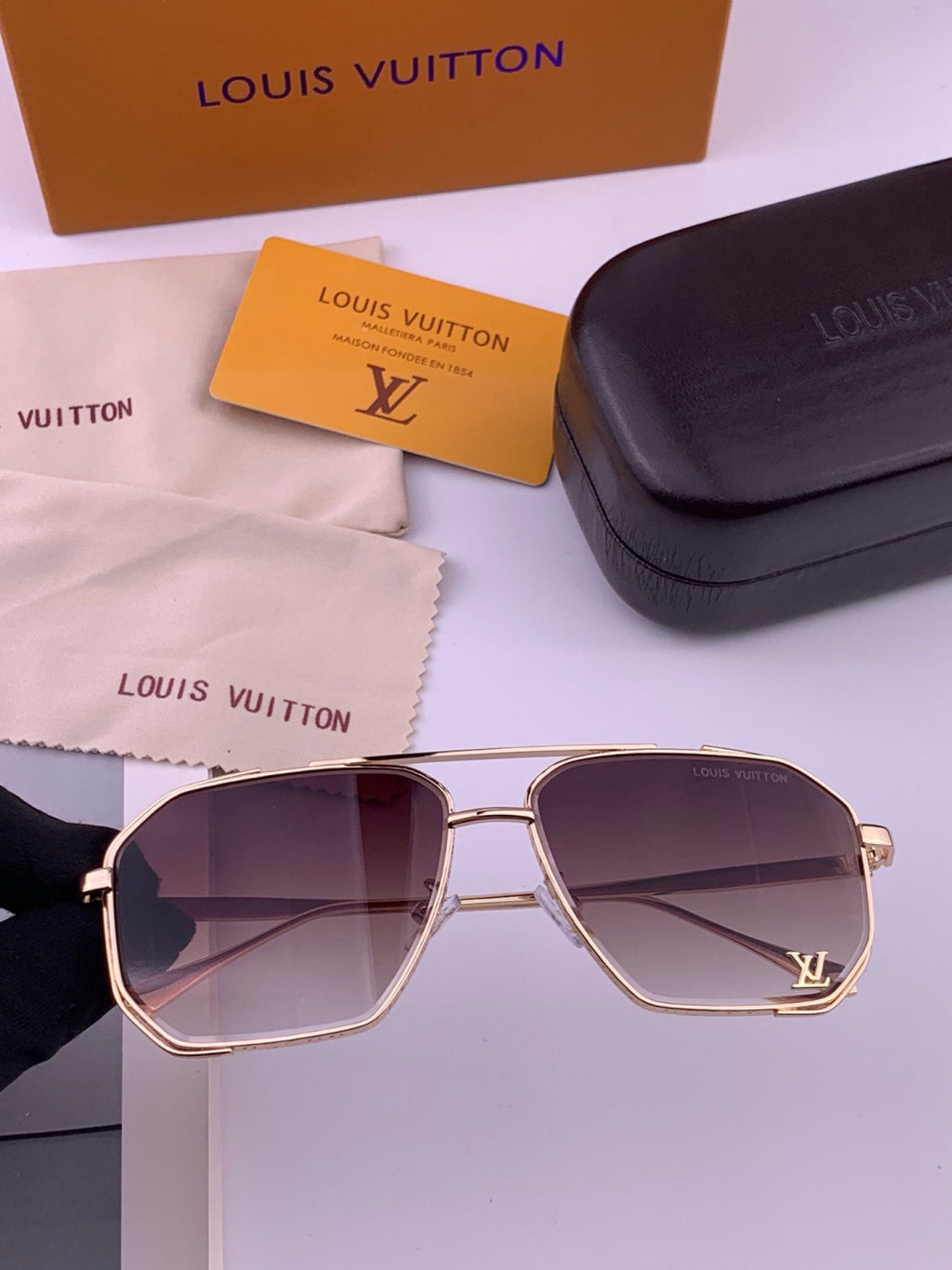 Louis Vuitton L31758 Aviator Black Lens Sunglasses for Men & Women - detail image 3