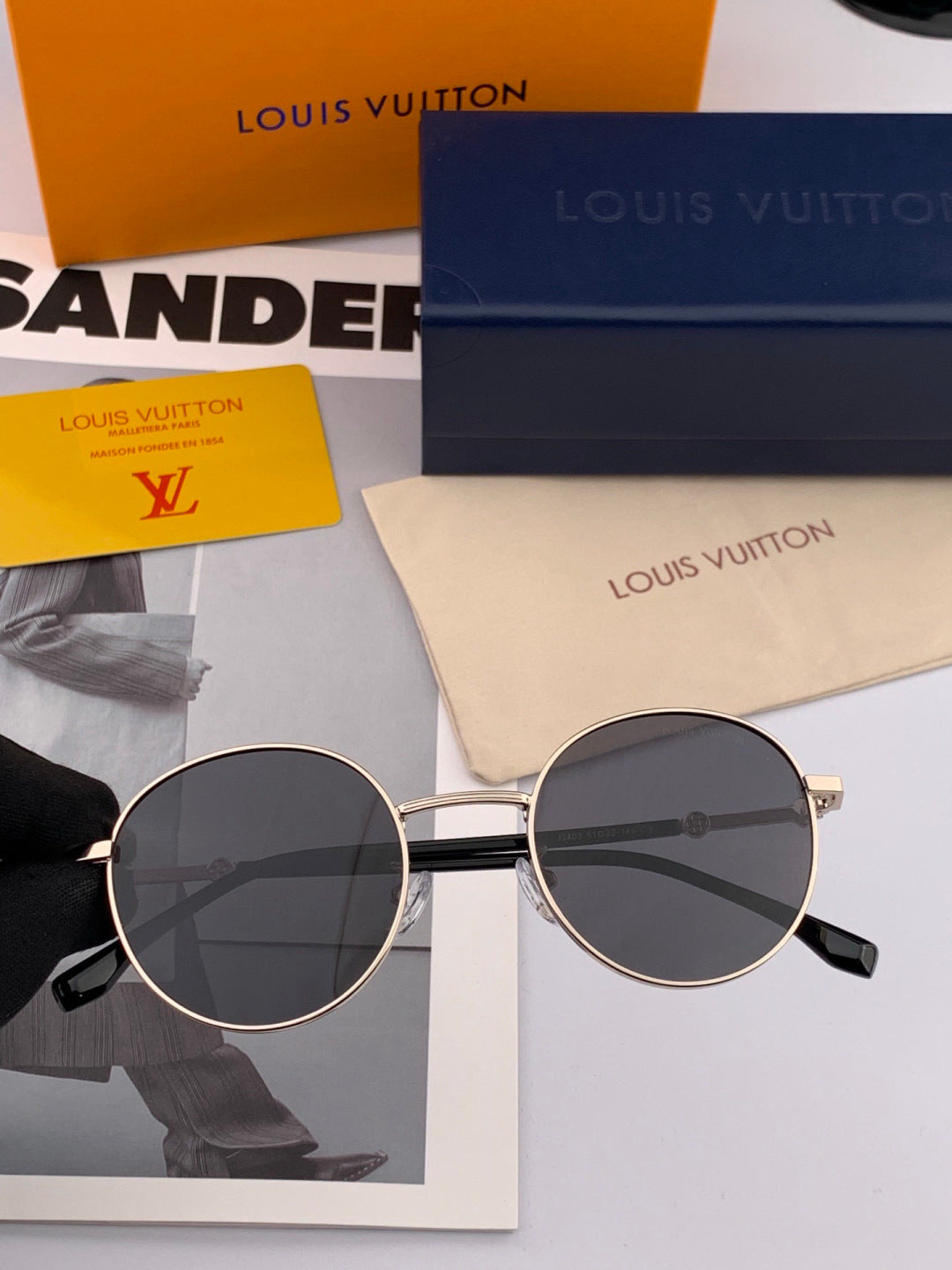 Louis Vuitton L3340 Polarized Aviator Gray Lens Sunglasses for Men & Women - detail image 2