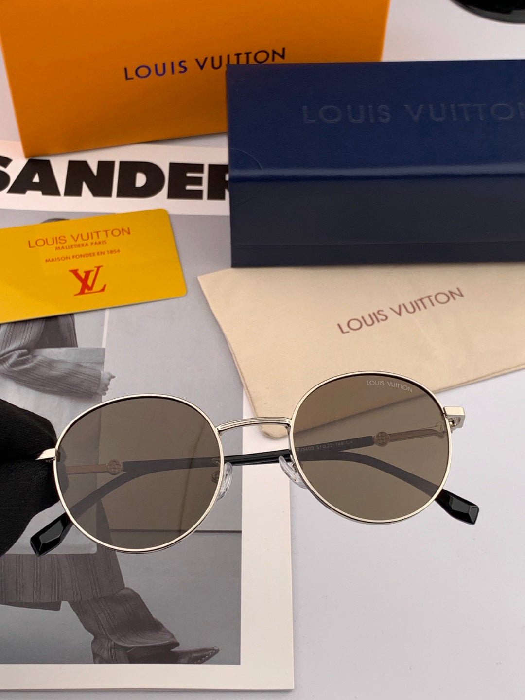 Louis Vuitton L3340 Polarized Aviator Gray Lens Sunglasses for Men & Women - detail image 4