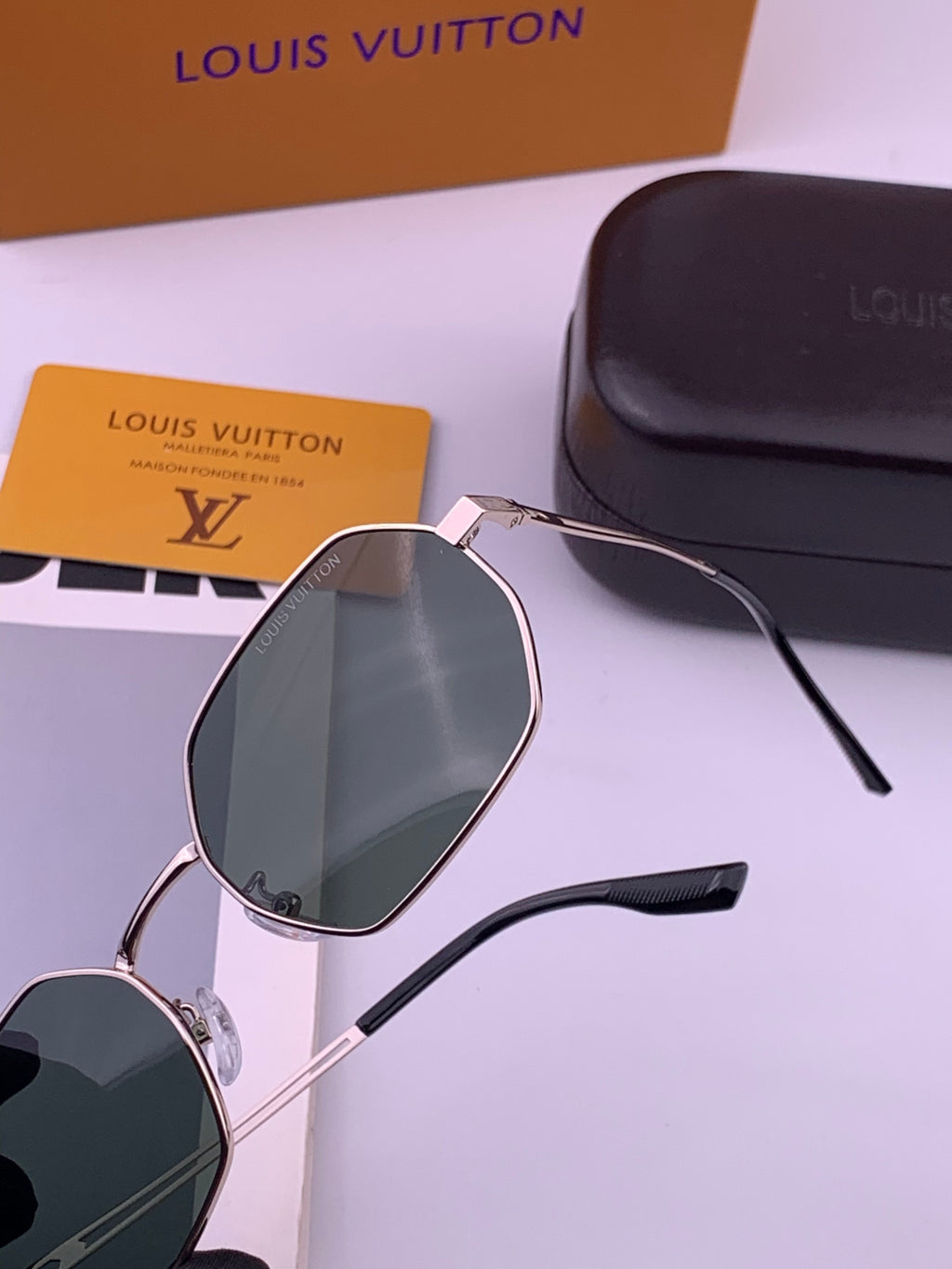 Louis Vuitton L6339 Polarized Aviator Gold Lens Sunglasses for Men & - 486107 - detail image 3