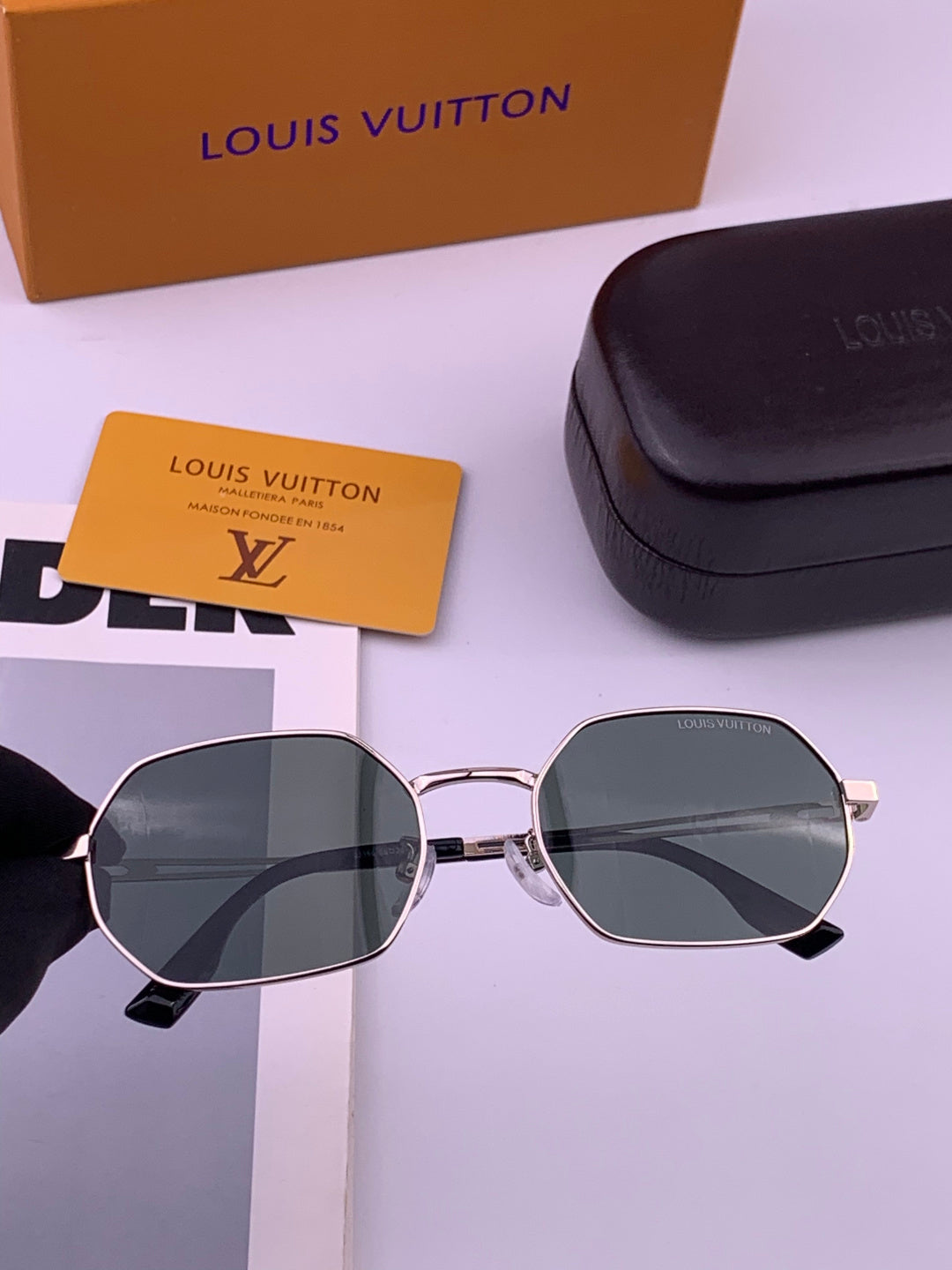 Louis Vuitton L6339 Polarized Aviator Gold Lens Sunglasses for Men & - 486107