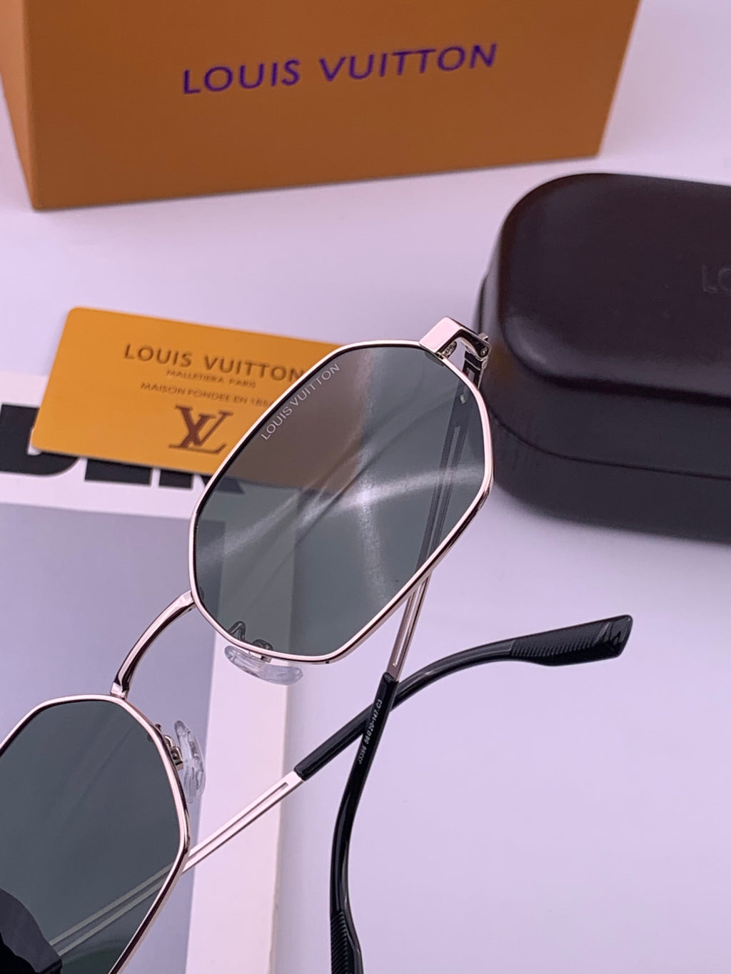 Louis Vuitton L6339 Polarized Aviator Gold Lens Sunglasses for Men & - 486106 - detail image 4