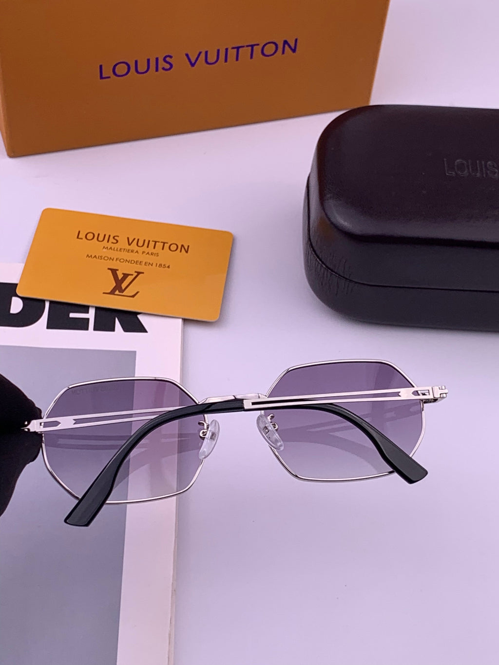 Louis Vuitton L6339 Polarized Aviator Black Lens Sunglasses for Men & Women - detail image 6