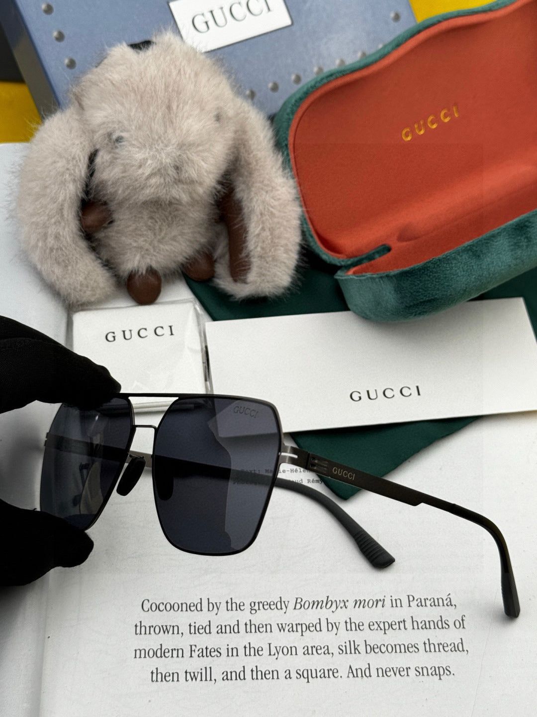 Gucci G711 Polarized Fashion Gold Lens Sunglasses for Men & Women - 486458 - detail image 4