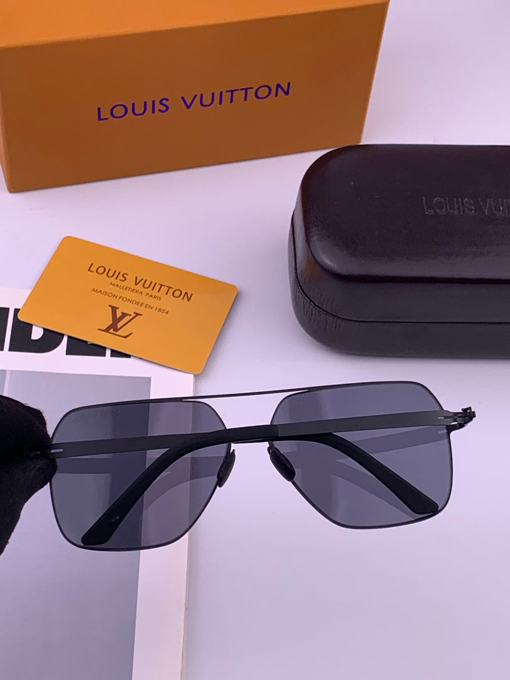 Louis Vuitton L3733 Fashion Gold Lens Sunglasses for Men & Women - detail image 6