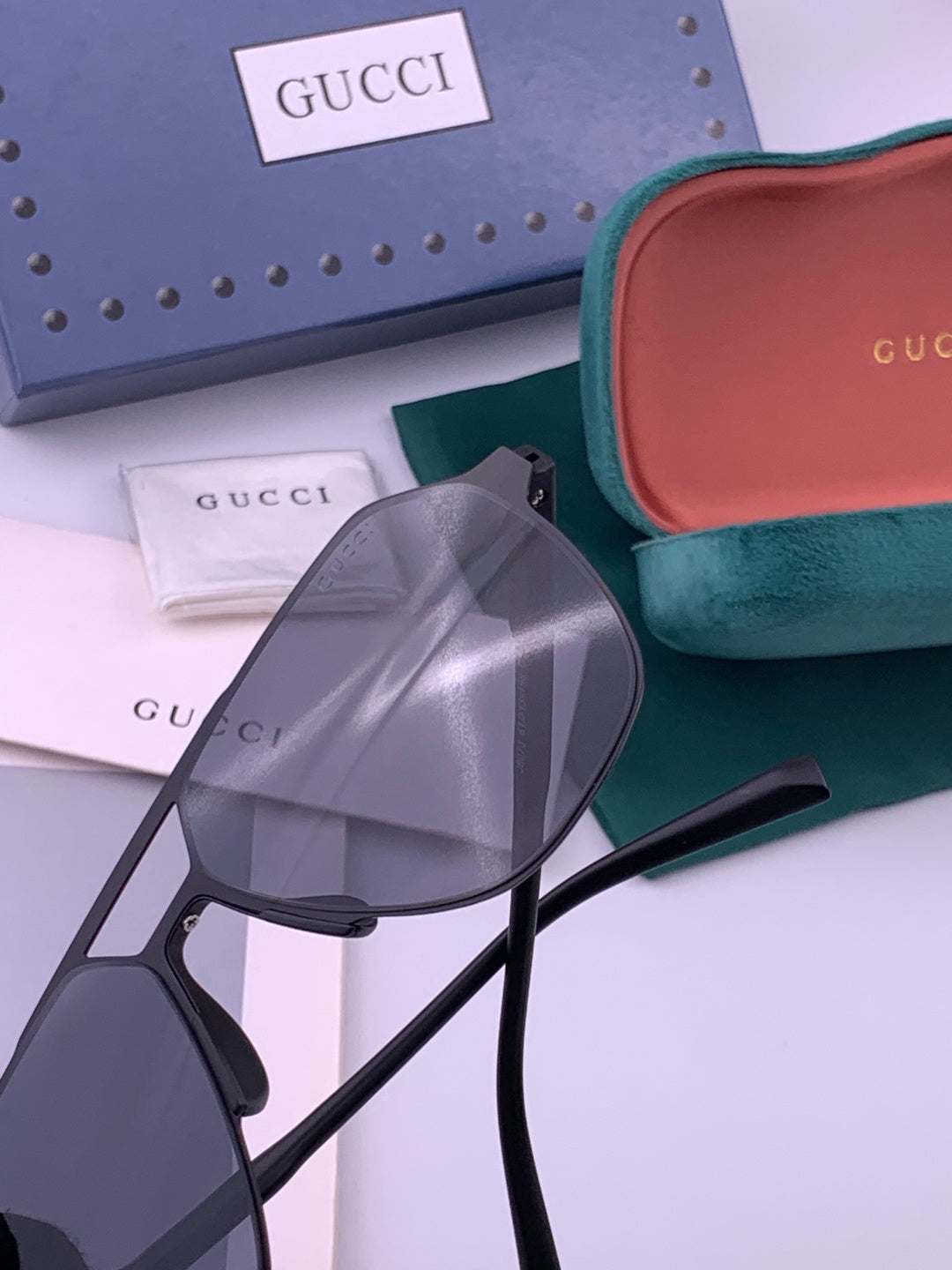 Gucci G3807 Polarized Aviator Gold Lens Sunglasses for Men - detail image 4