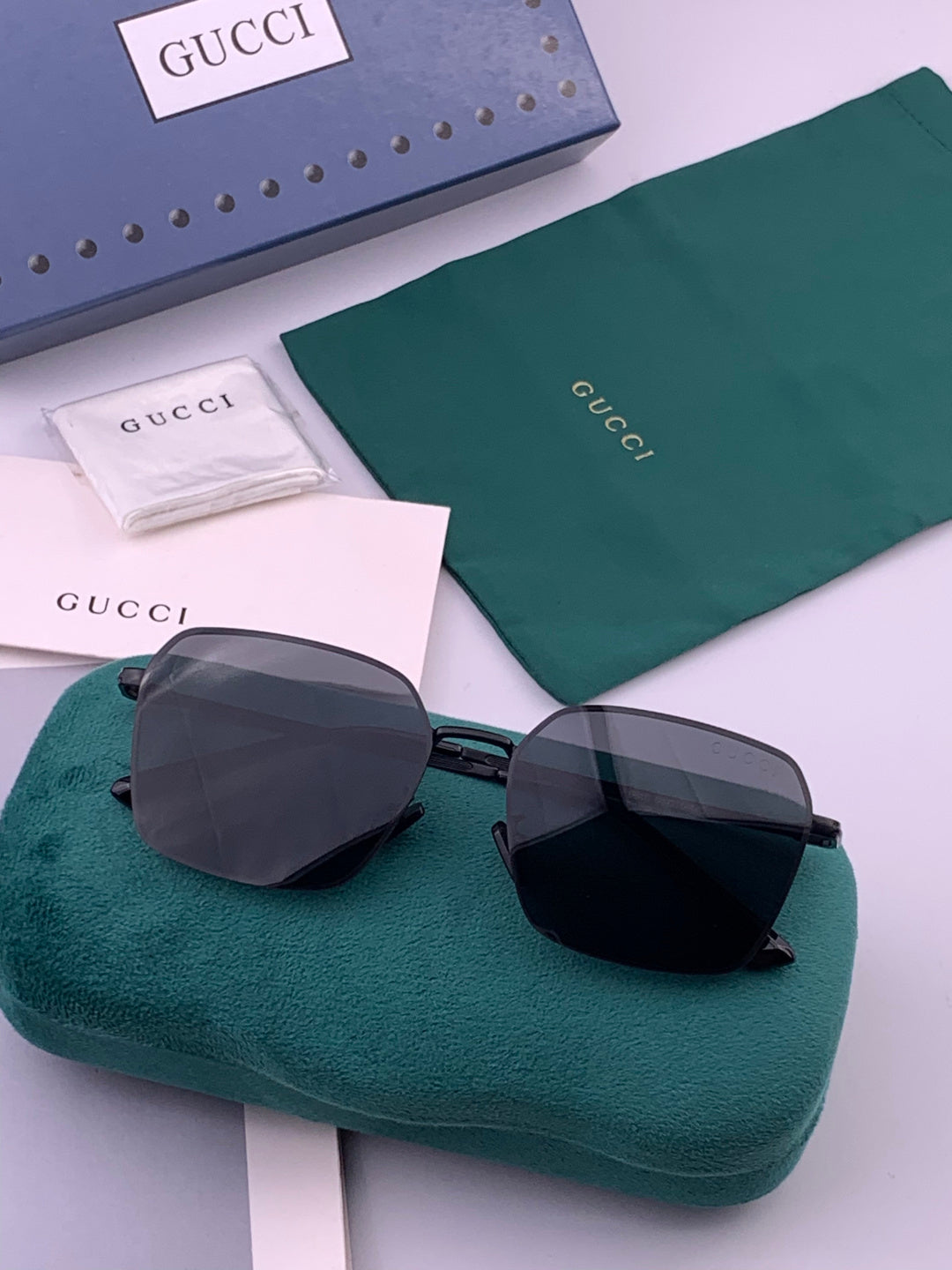 Gucci G6881 Polarized Aviator Brown Lens Sunglasses for Men - detail image 7