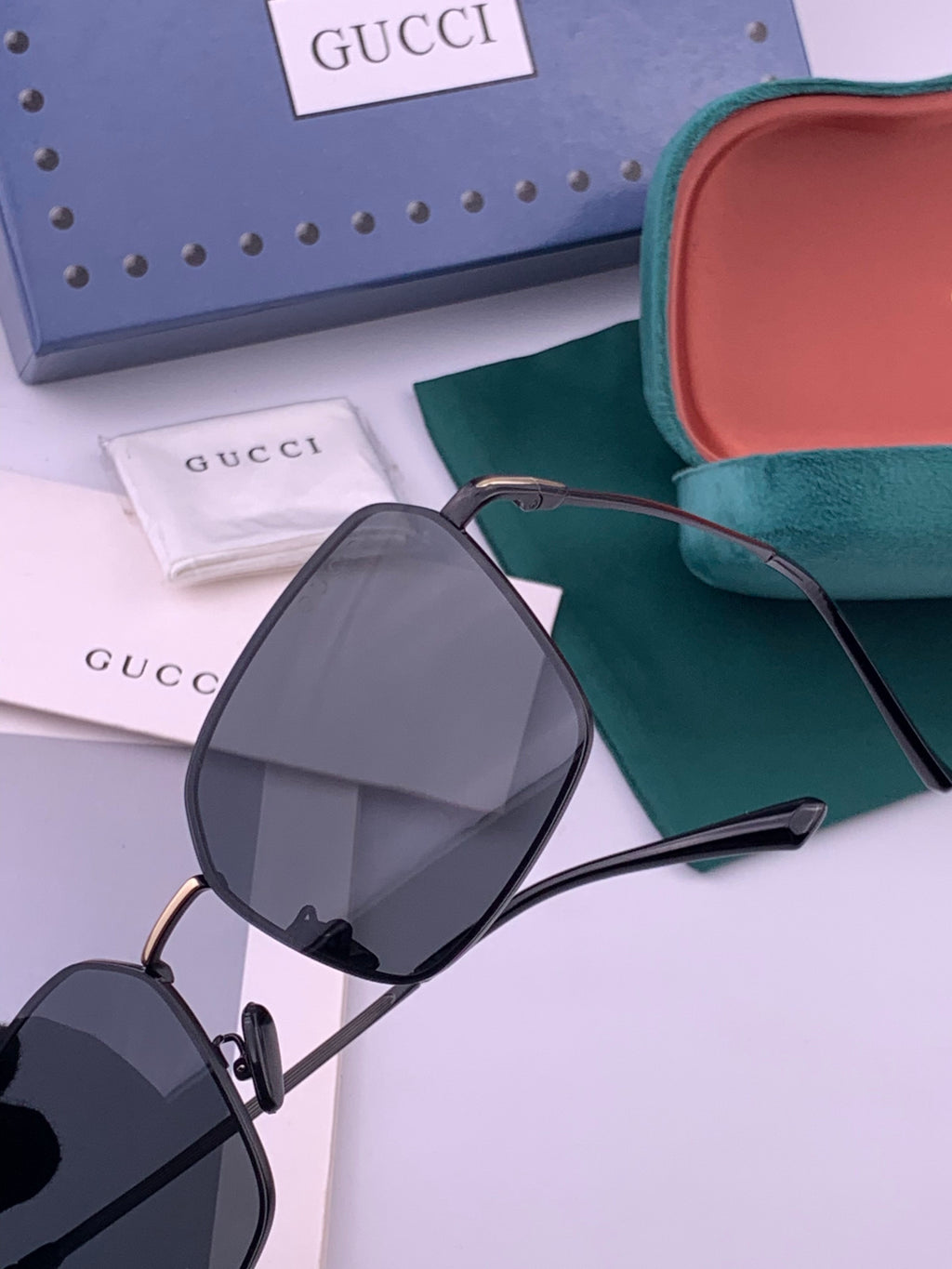 Gucci G6881 Polarized Aviator Gold Lens Sunglasses for Men - detail image 3