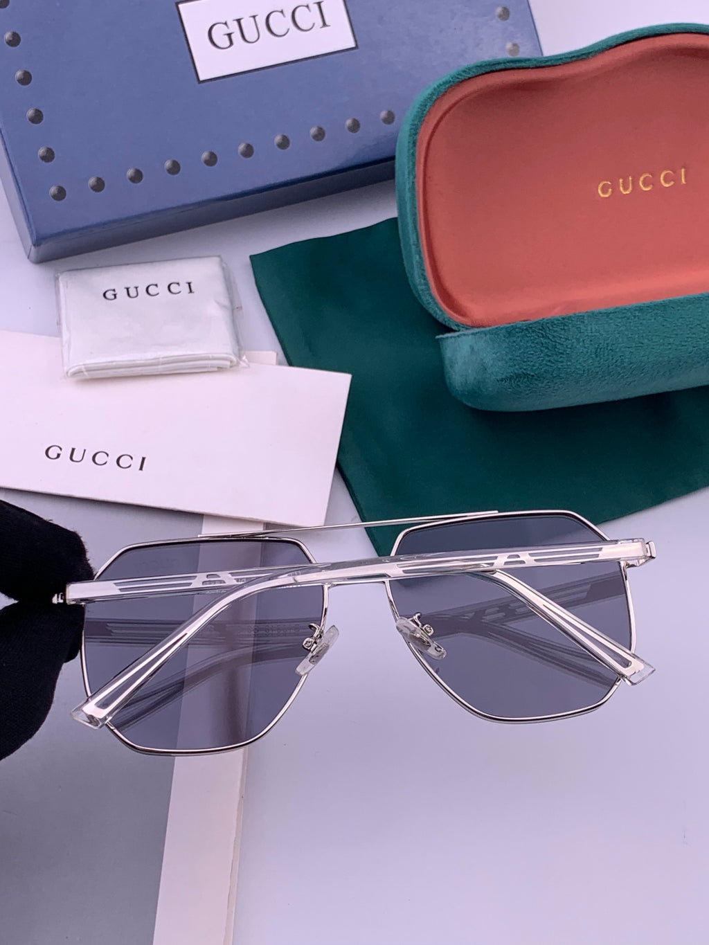 Gucci G01804 Polarized Aviator Gold Lens Sunglasses for Men - detail image 5
