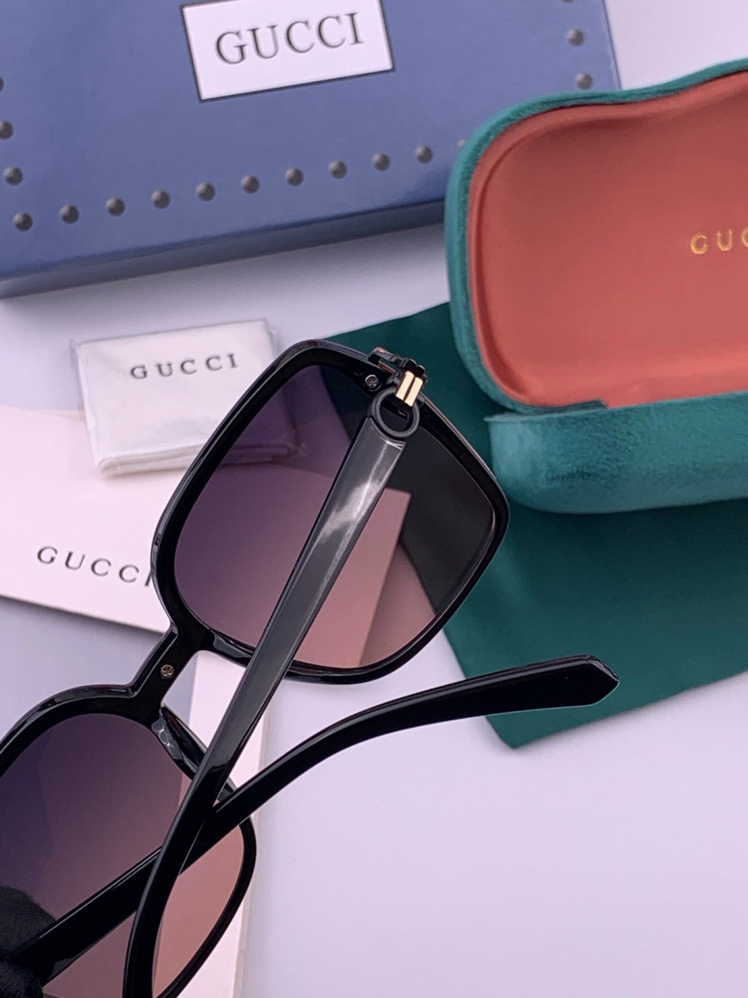 Gucci G9223 Polarized Square Brown Lens Sunglasses for Men & Women - detail image 4