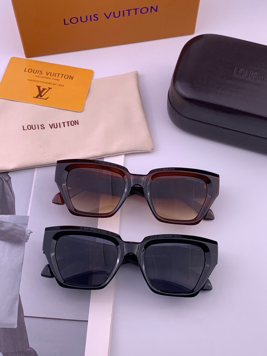 Louis Vuitton L26900 Square Black Lens Sunglasses for Women - detail image 7