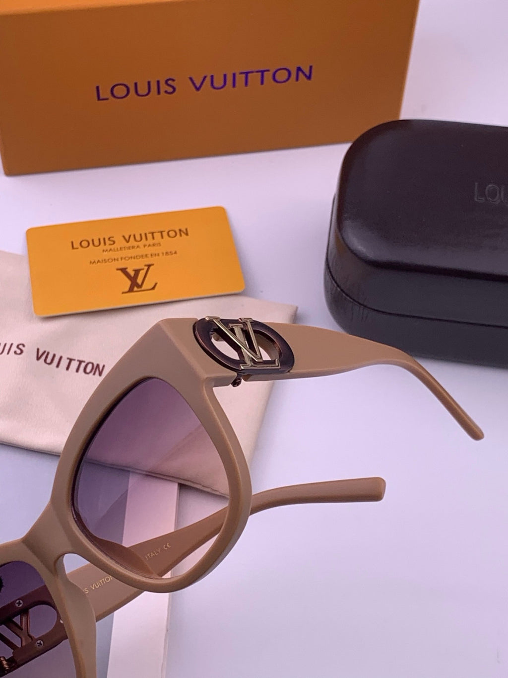 Louis Vuitton L07002 Square Purple Lens Sunglasses for Women - detail image 3