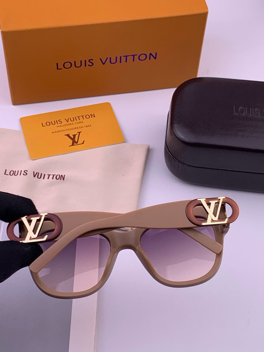 Louis Vuitton L07002 Square Purple Lens Sunglasses for Women - detail image 6