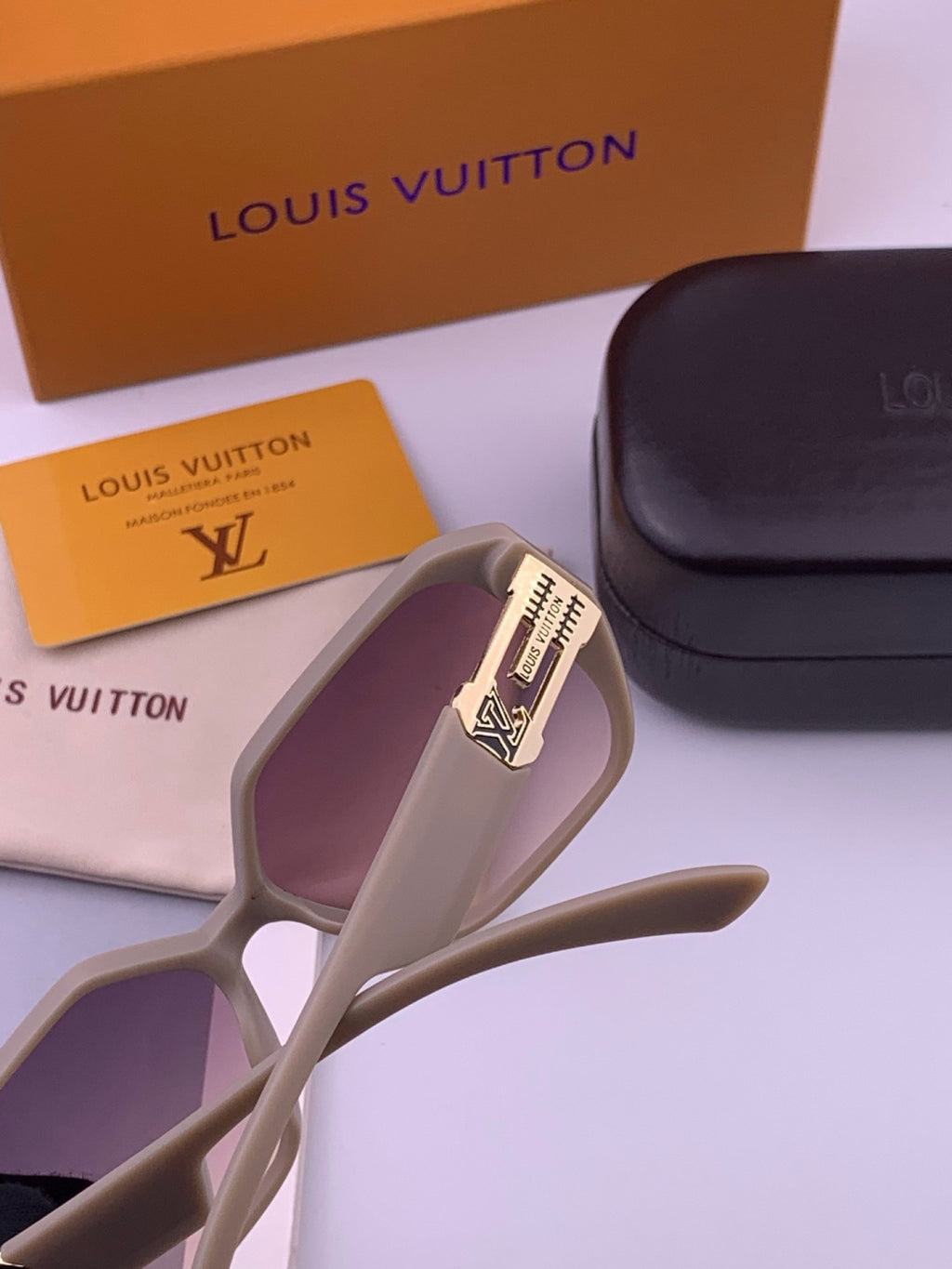 Louis Vuitton L17001 Square Purple Lens Sunglasses for Women - detail image 5