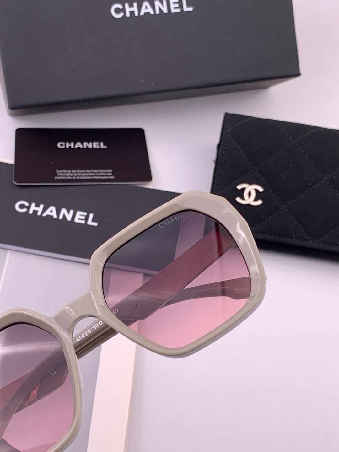 Chanel CH84022 Oversized Black Lens Sunglasses for Men & Women - detail image 4