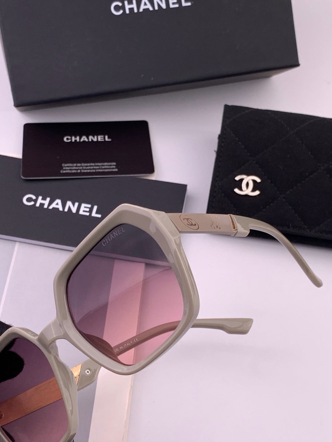 Chanel CH84022 Oversized Black Lens Sunglasses for Men & Women - detail image 3