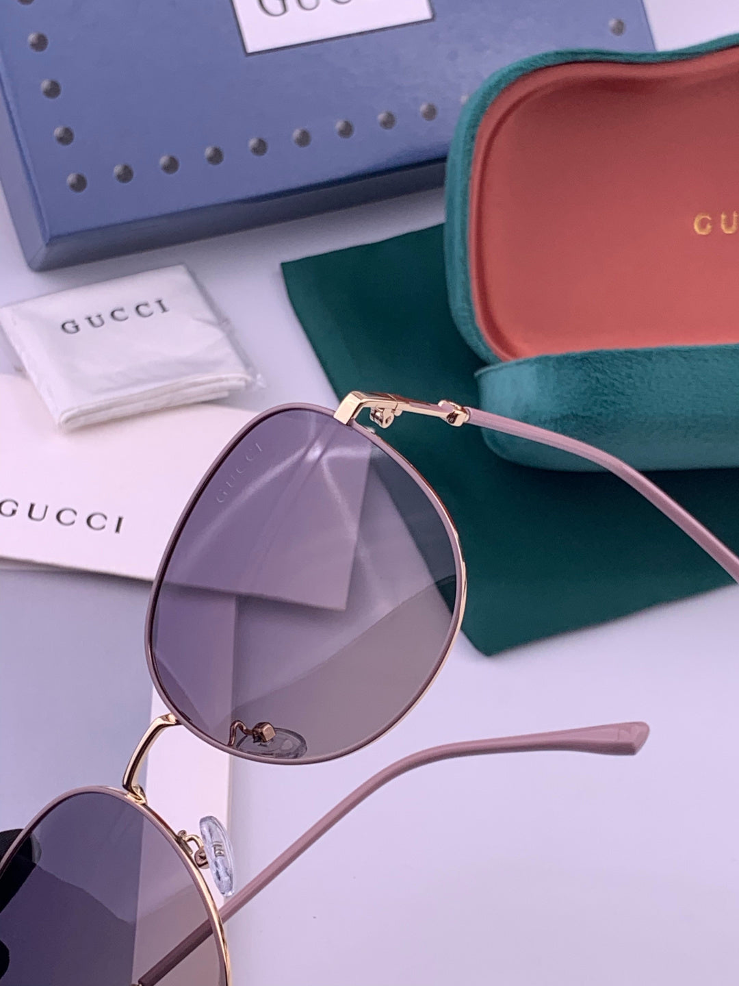 Gucci G8821 Polarized Oversized Black Lens Sunglasses for Men & Women - detail image 3