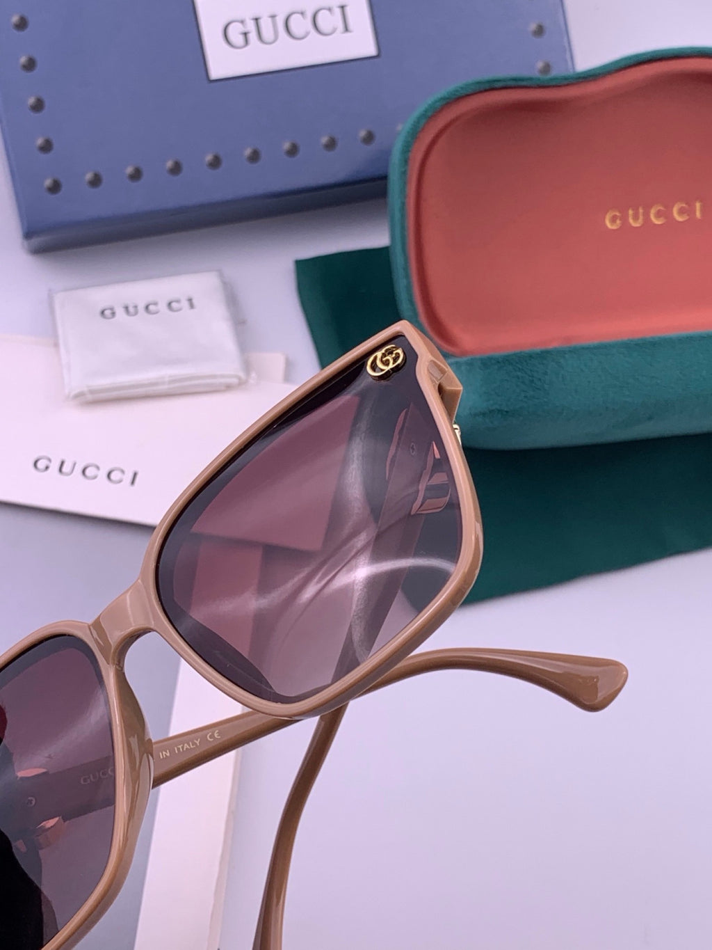 Gucci G0262 Polarized Square Gold Lens Sunglasses for Men & Women - detail image 5