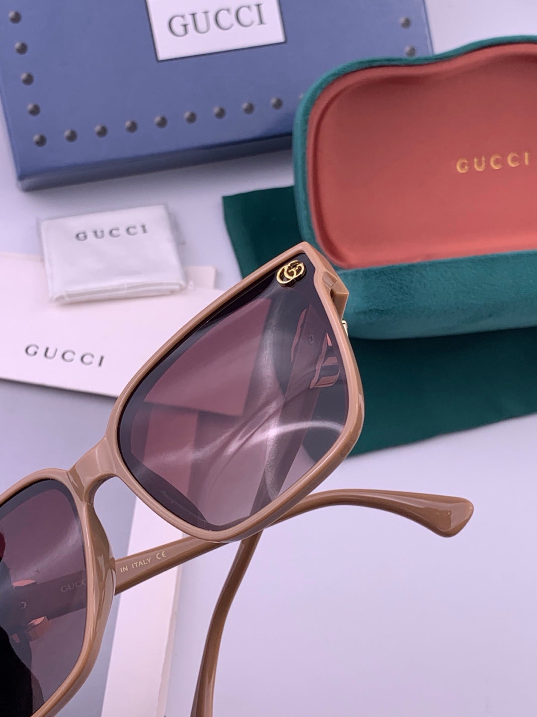 Gucci G0262 Polarized Square Gold Lens Sunglasses for Men & Women - detail image 5