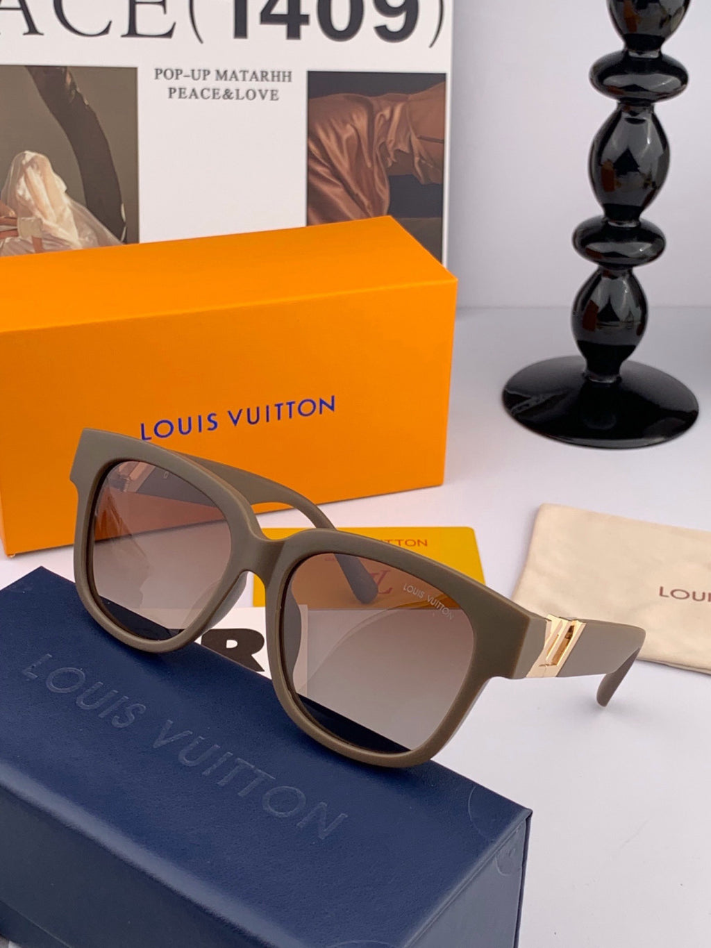 Louis Vuitton L3992 Polarized Square Brown Lens Sunglasses for Men & Women - detail image 3