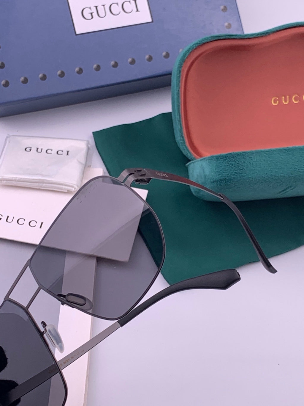 Gucci G2504 Fashion Black Lens Sunglasses for Men & Women - detail image 3