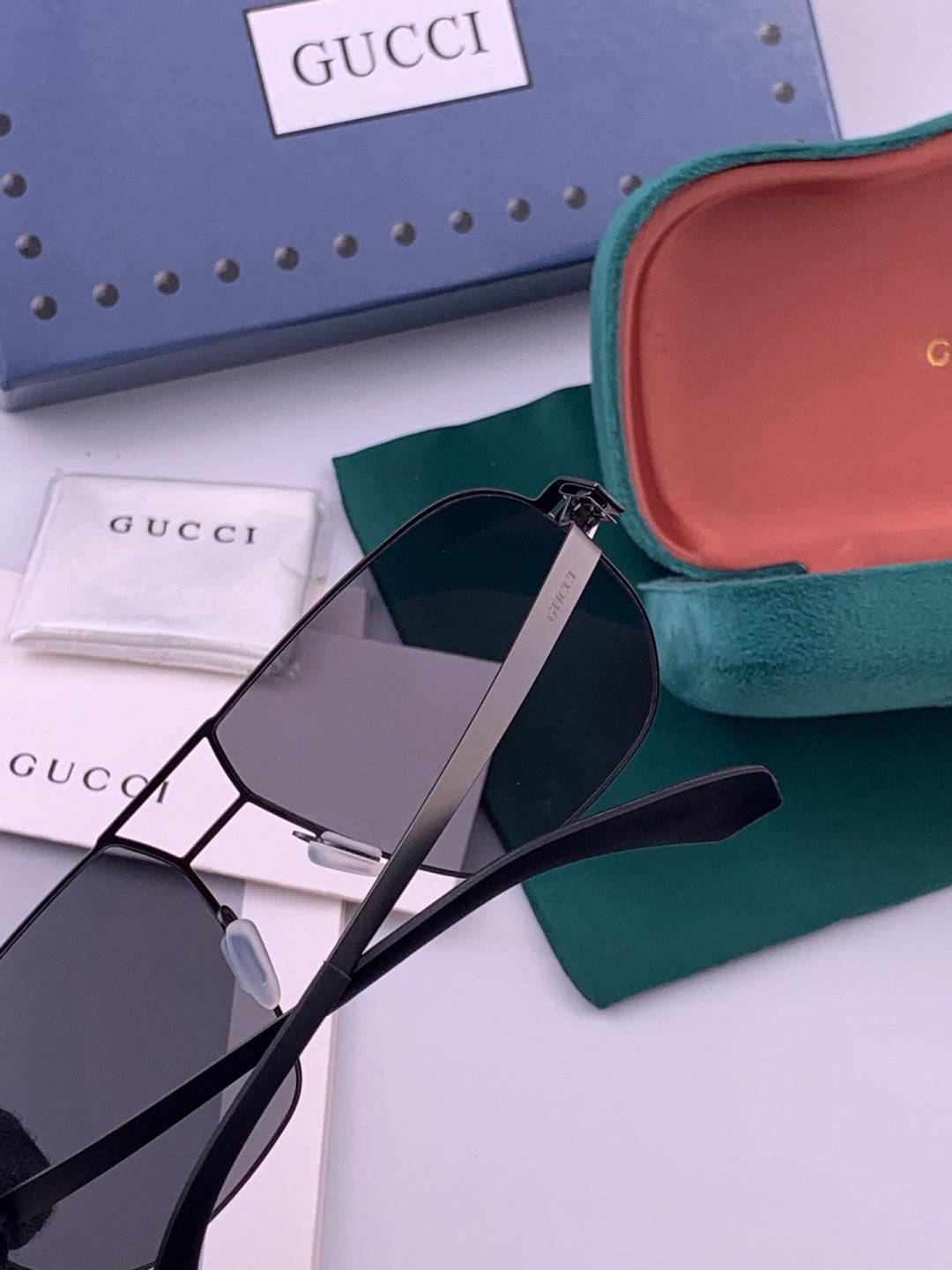 Gucci G2504 Fashion Black Lens Sunglasses for Men & Women - detail image 4
