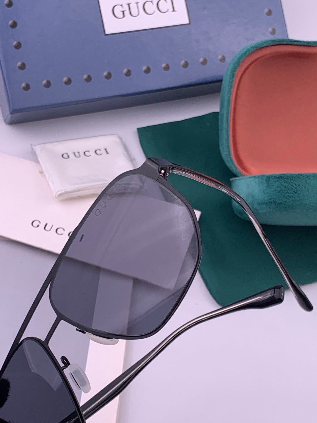 Gucci G3380 Polarized Aviator Gold Lens Sunglasses for Men - detail image 3