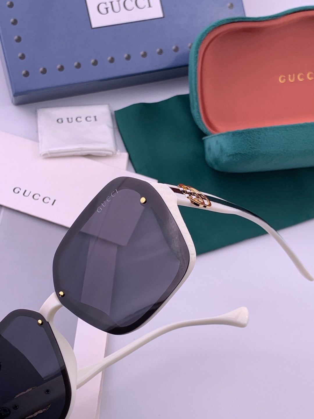 Gucci G0772 Polarized Square Gold Lens Sunglasses for Women - detail image 3