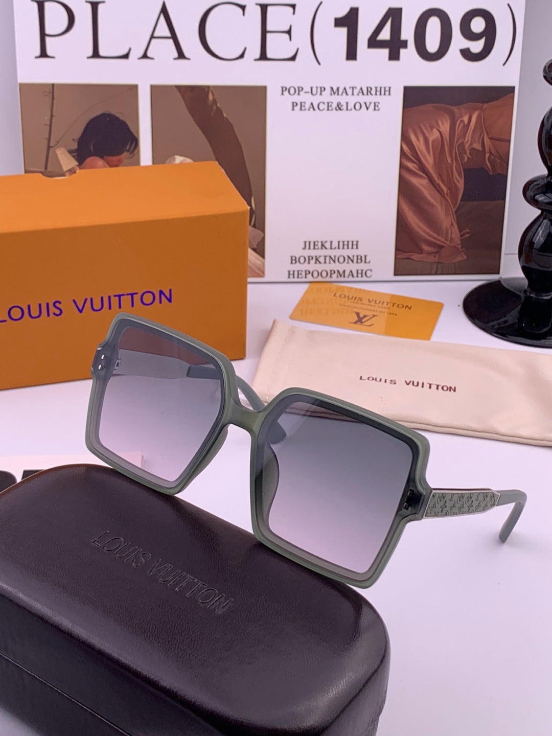 Louis Vuitton L1577 Polarized Square Gray Lens Sunglasses for Men & Women - detail image 2