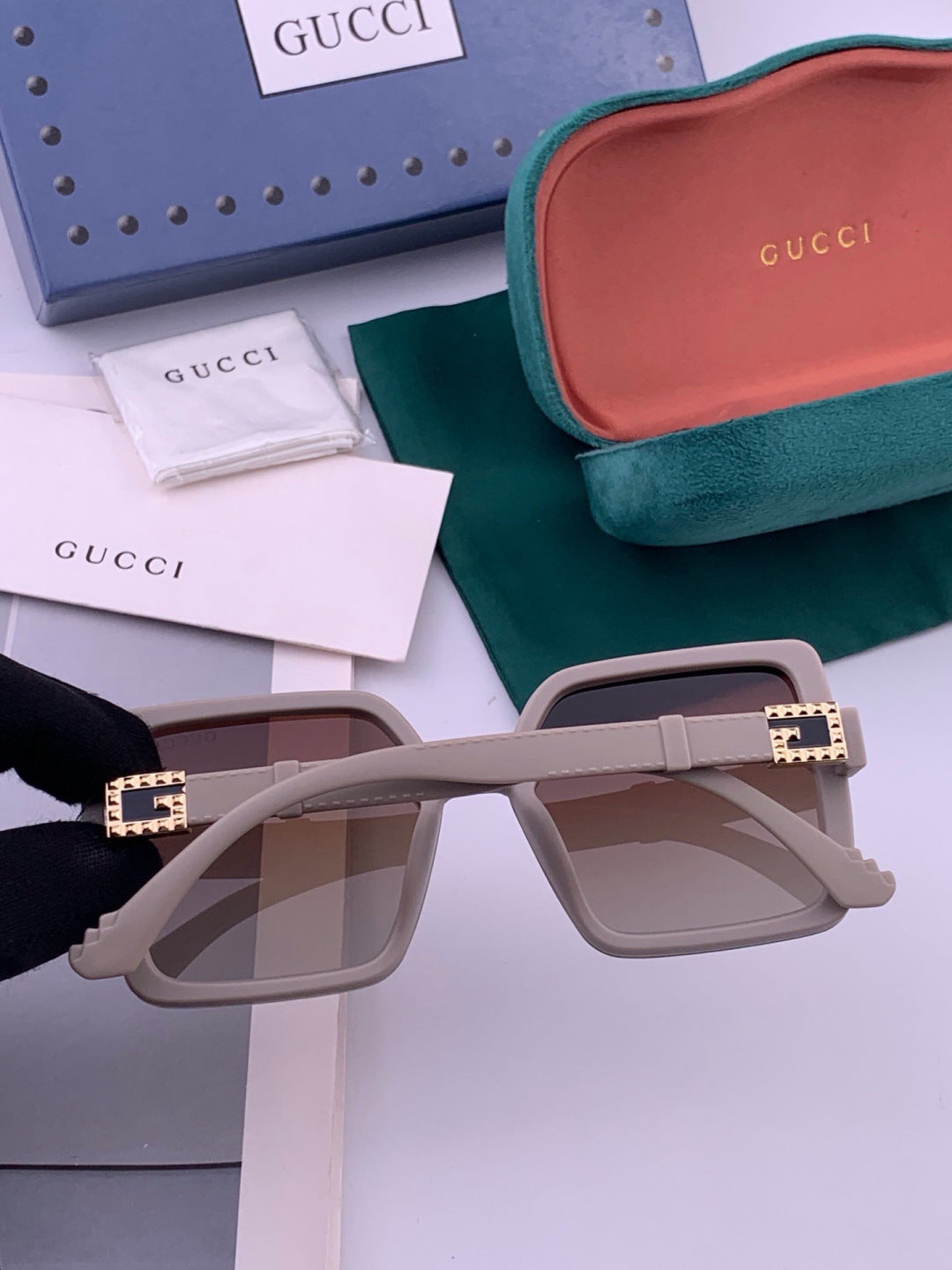 Gucci G3518 Polarized Fashion Brown Lens Sunglasses for Women - detail image 3