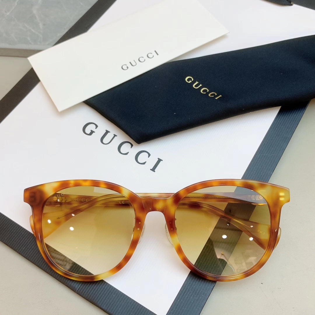 Gucci GG1073 Acetate Cat-Eye Black Lens Sunglasses for Men & Women - 431468 - detail image 4