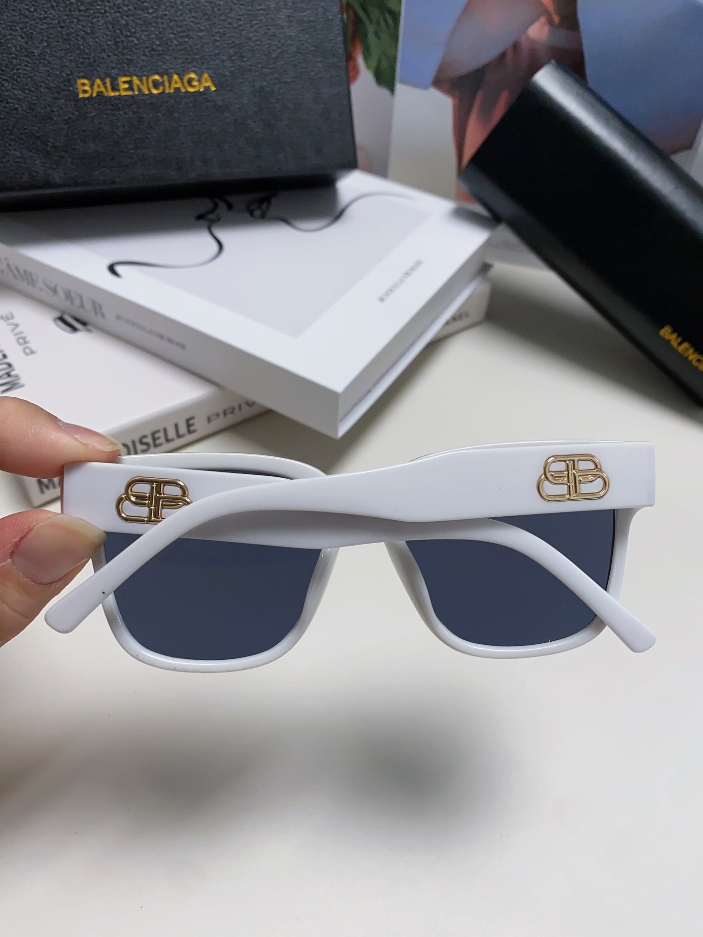 Balenciaga Fashion Black Lens Sunglasses for Men & Women - 382925 - detail image 3