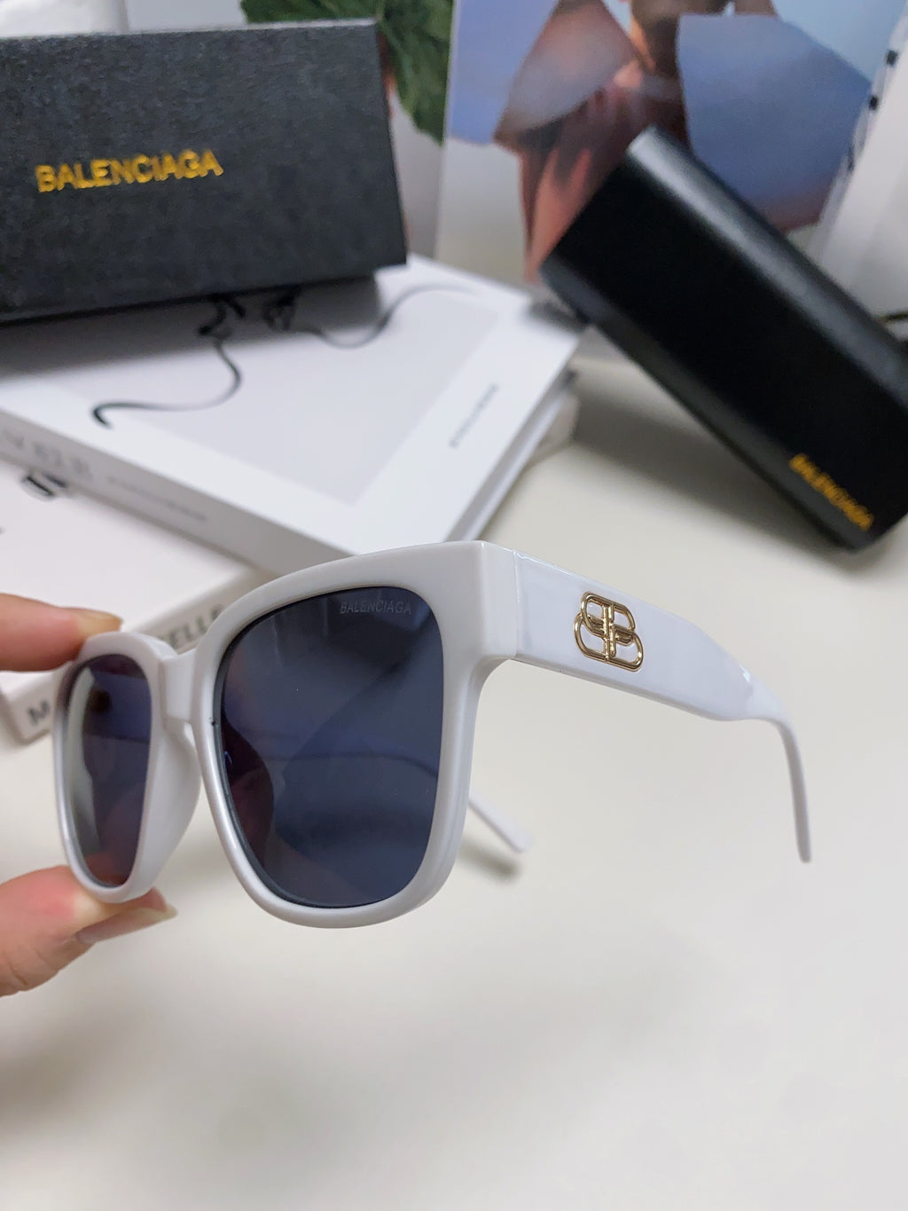 Balenciaga Fashion Black Lens Sunglasses for Men & Women - 382925 - detail image 4