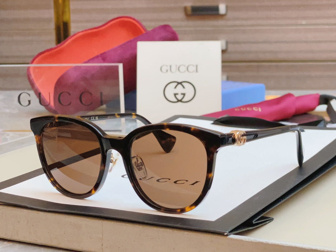 Gucci GG1180SK Fashion Gray Lens Sunglasses for Men & Women - detail image 3