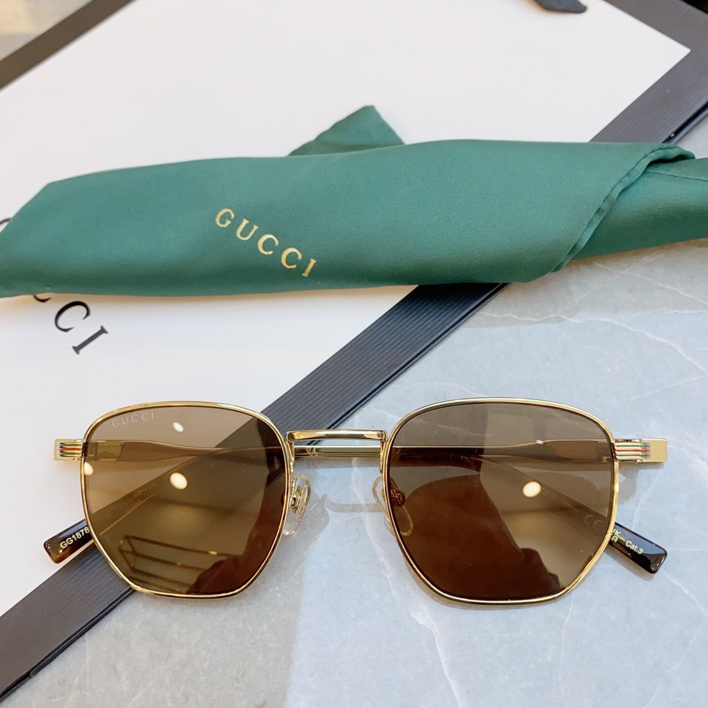 Gucci GG1878O Fashion Black Lens Sunglasses for Men & Women - detail image 5