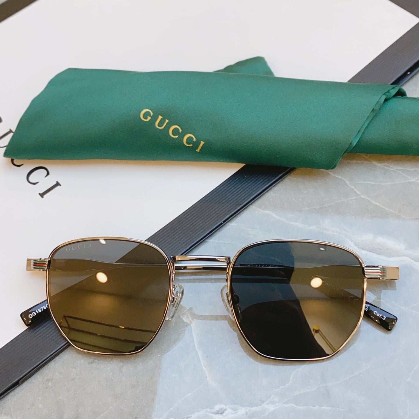 Gucci GG1878O Fashion Black Lens Sunglasses for Men & Women - detail image 4