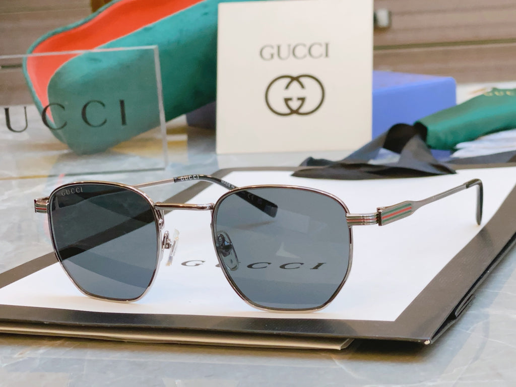 Gucci GG1878O Fashion Gray Lens Sunglasses for Men & Women - detail image 4