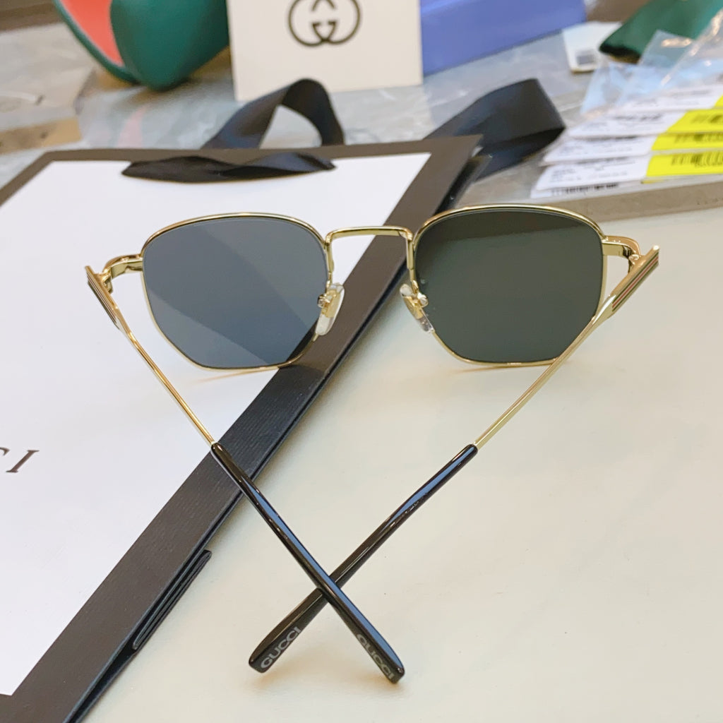 Gucci GG1878O Fashion Gray Lens Sunglasses for Men & Women - detail image 7