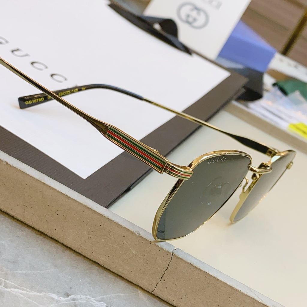 Gucci GG1878O Fashion Gray Lens Sunglasses for Men & Women - detail image 9