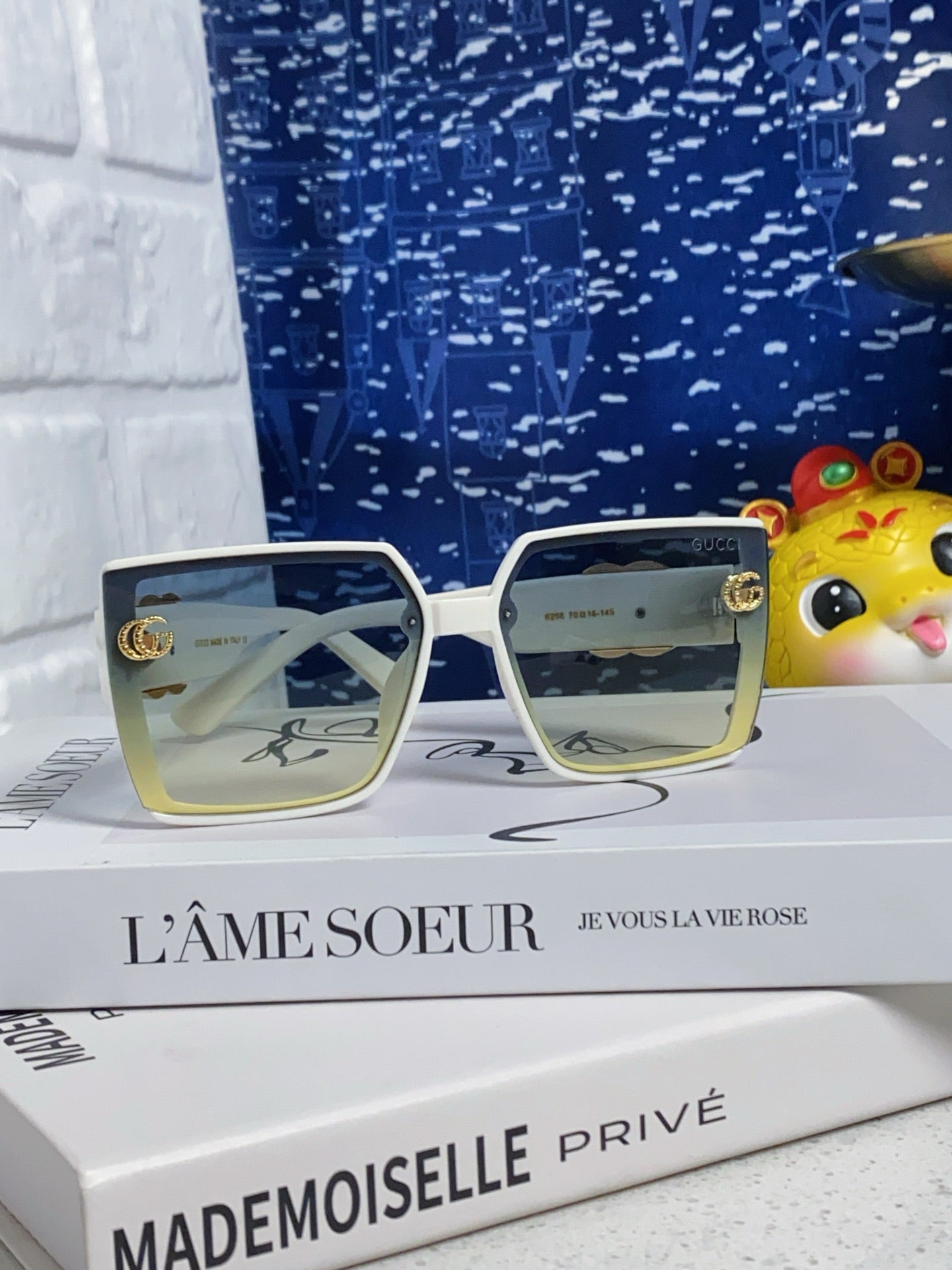Gucci Polarized Fashion Silver Lens Sunglasses for Women - 486439 - detail image 2